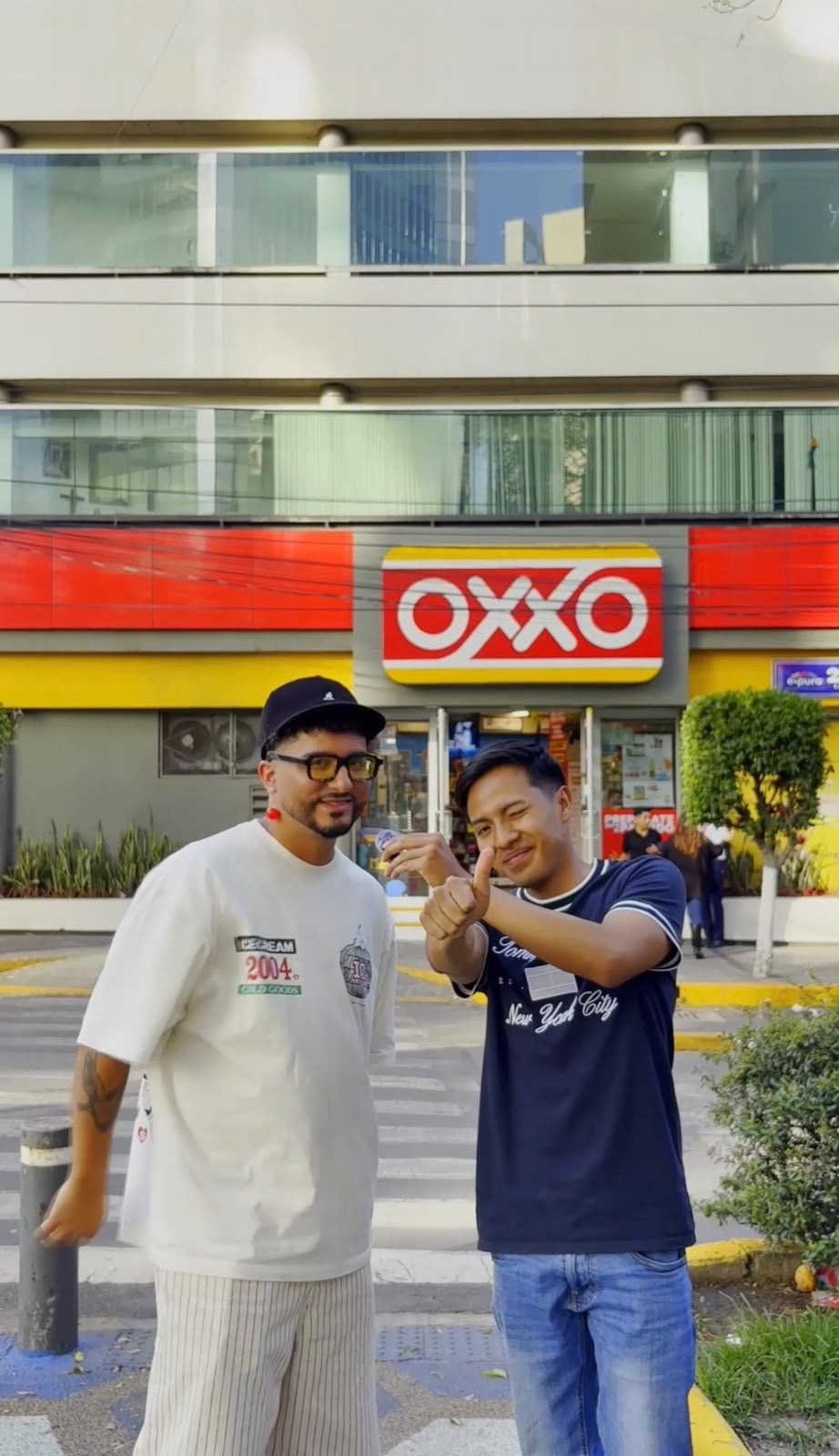 Omarcito Bodoque × FuxBeat durante la entrevista